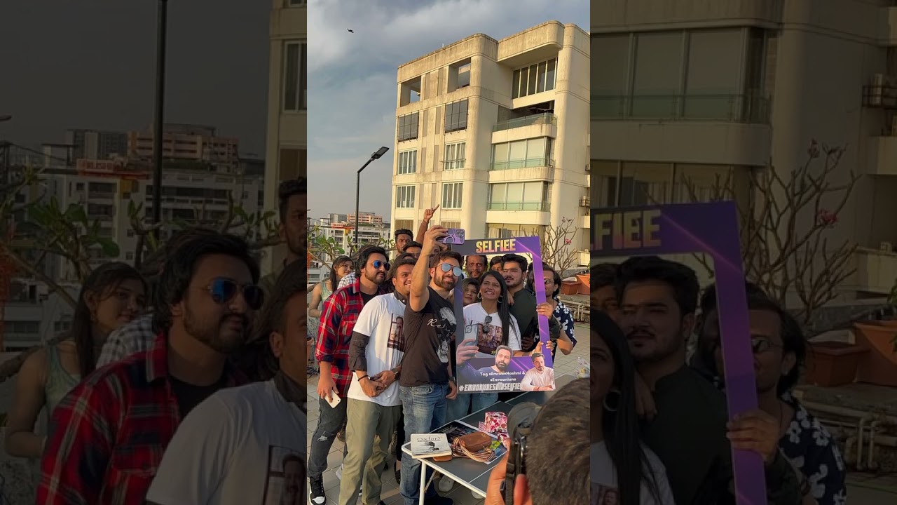 Akshay Kumar Selfiee Day 1 Advance Bookings Report | Emraan Hashmi 