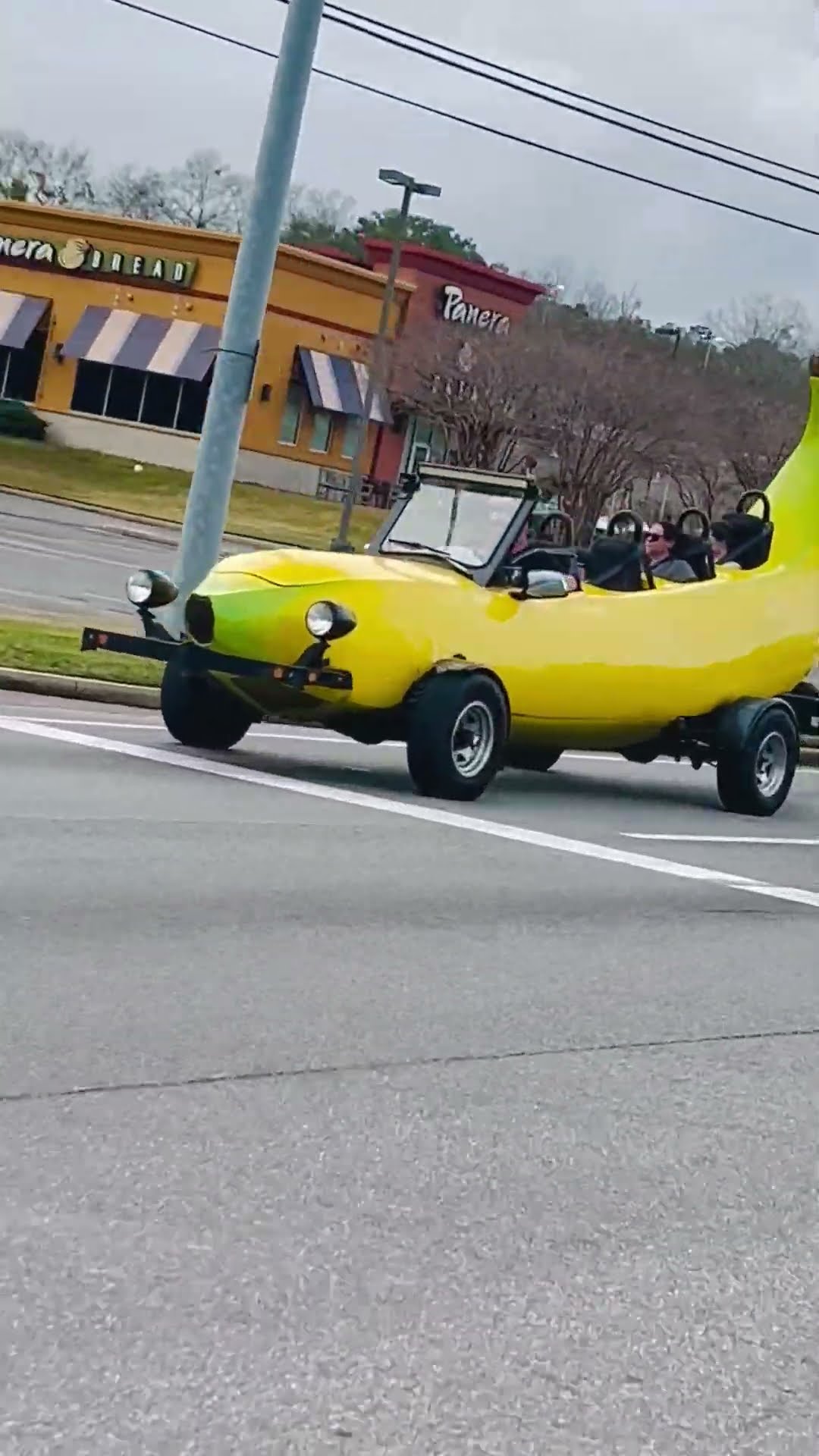 Banana Mobile || ViralHog
