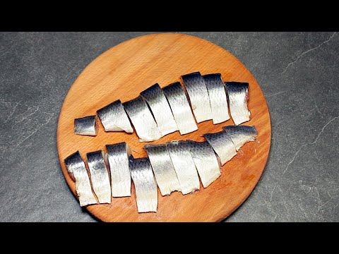 Как сделать обычную СЕЛЁДКУ в два раза ВКУСНЕЕ. Селёдка в томатной заправке.