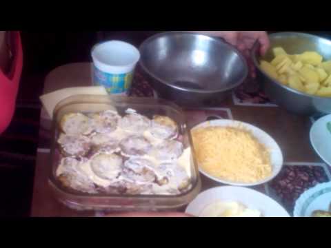 Видео рецепт Картофель с фаршем и кабачками