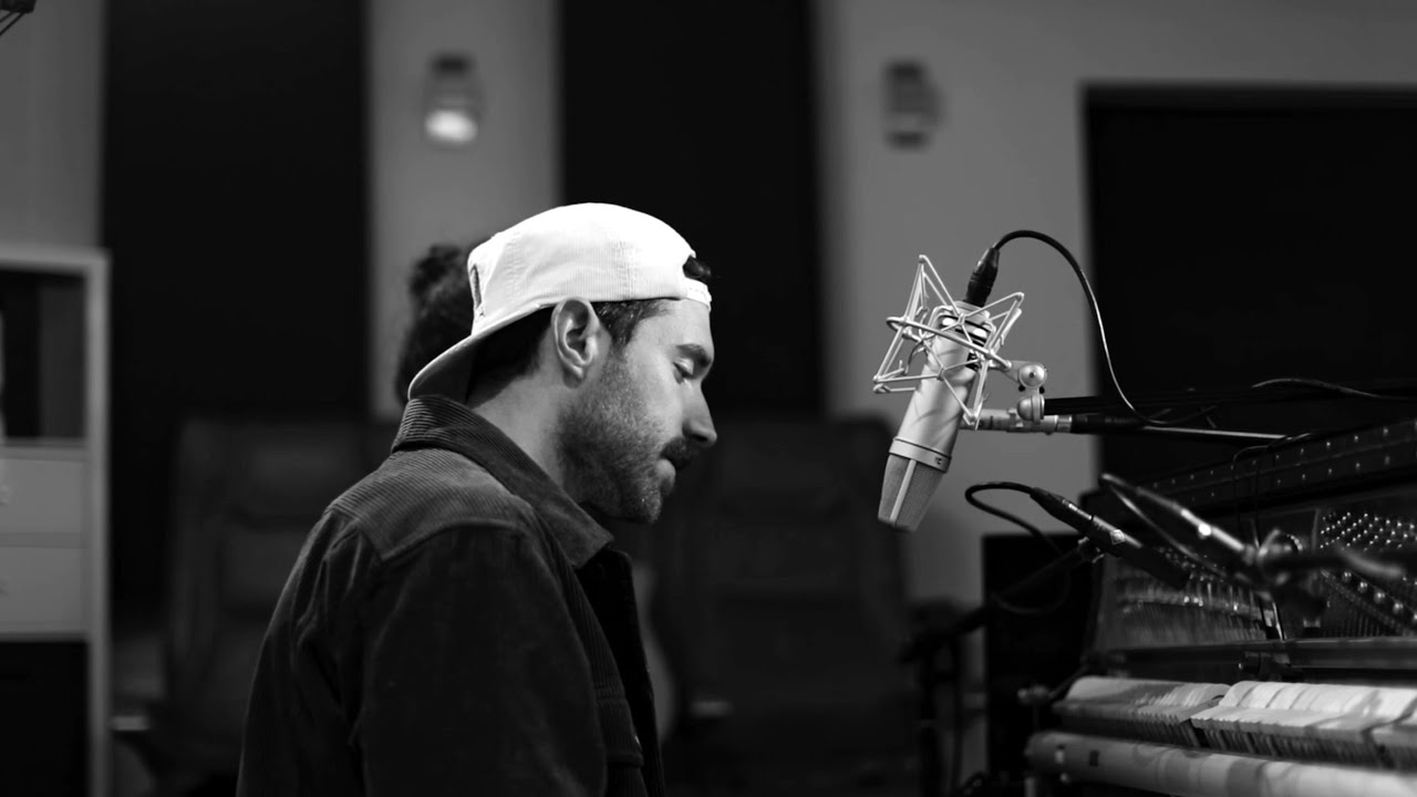 Amistat - seasons (live piano version) Amistat - seasons (live piano version)