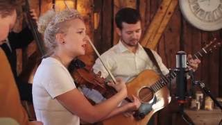 Video thumbnail of "Curly Strings - Hommik | Viljandi Vibes Live Sessions"