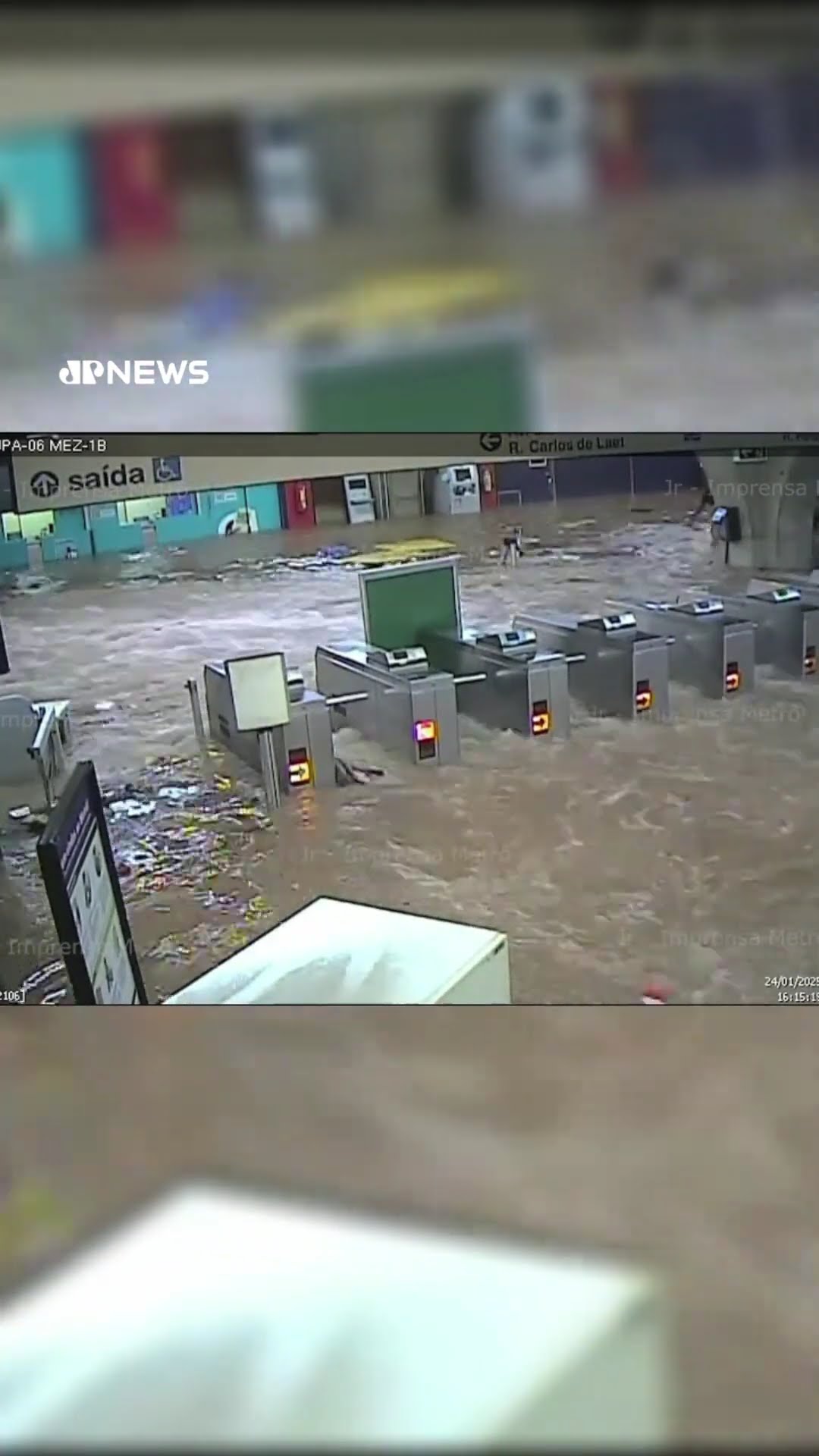 Vídeos inéditos registram passageiros ilhados por enxurrada na estação Jardim São Paulo #shorts