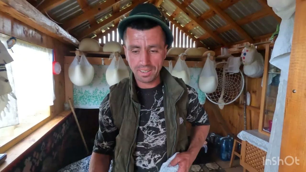 CEA MAI FRUMOASĂ STANA DIN ROMÂNIA.BACIUL PETRESCUT IOAN.OGLINZI.NEAMT.FACE BRÂNZA