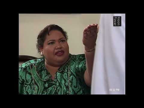 انتصار الشراح وداوود حسين في مشهد مضحك من مسلسل عش الزوجية 1993