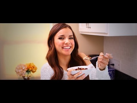 Cookie-Inspired Cinnamon Raisin Oatmeal by Ingrid Nilsen | POPSUGAR Food