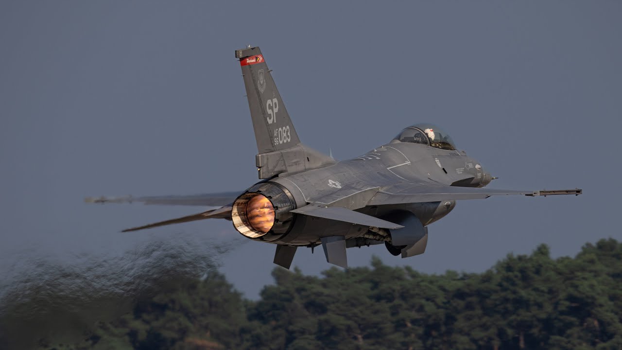 🇺🇸 USAF F-16 Viper Demo Team: Thrilling Zoom & Boom [4K