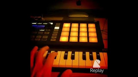 Trap/grime beat using Maschine Mikro mk2 and m-audio keyaboard