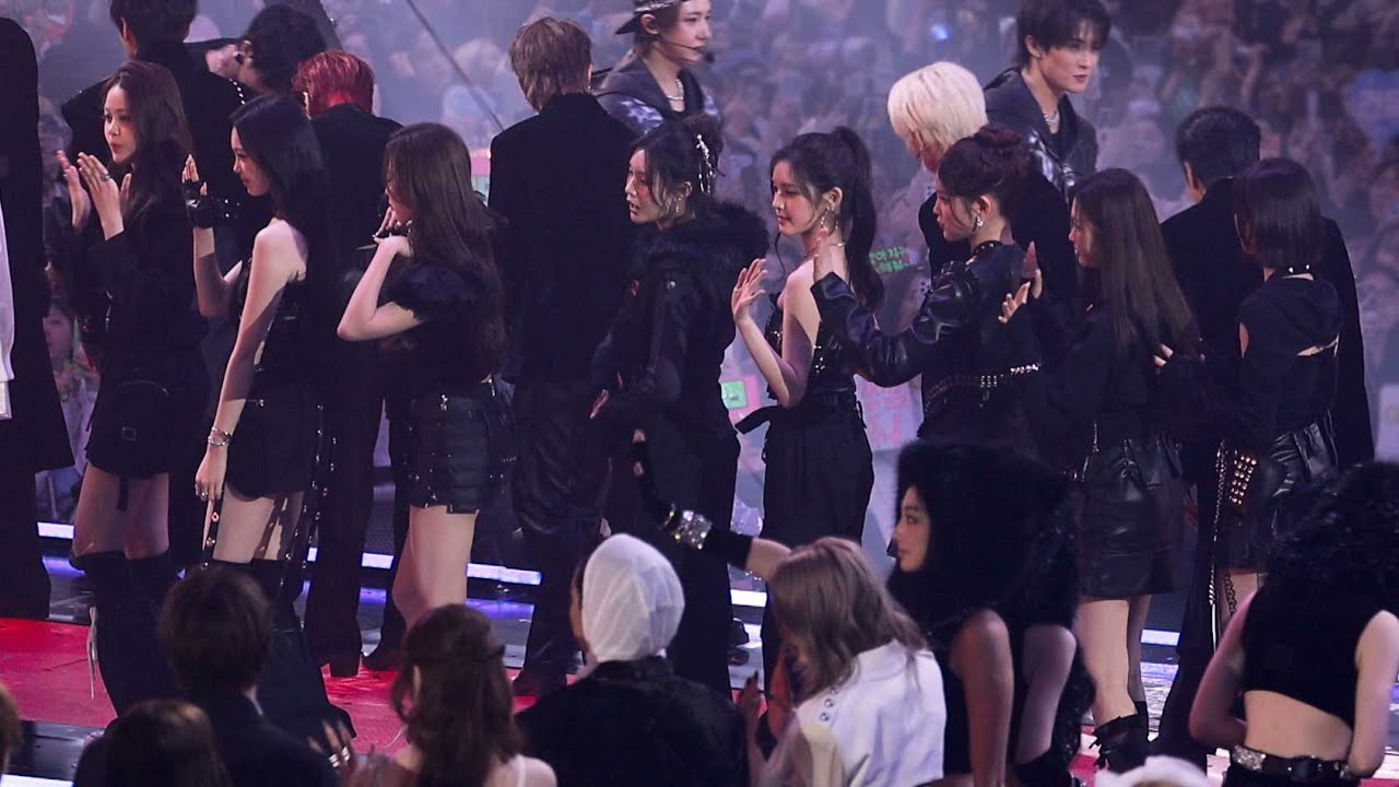 251225 하츠투하츠 가요대전 전출 엔딩 직캠 (Hearts2Hearts FanCam)