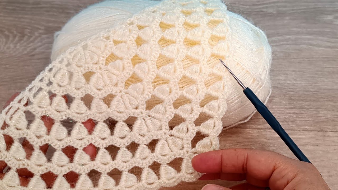 Научитесь быстро вязать крючком! Легкое и красивое изготовление треугольного шарфа.