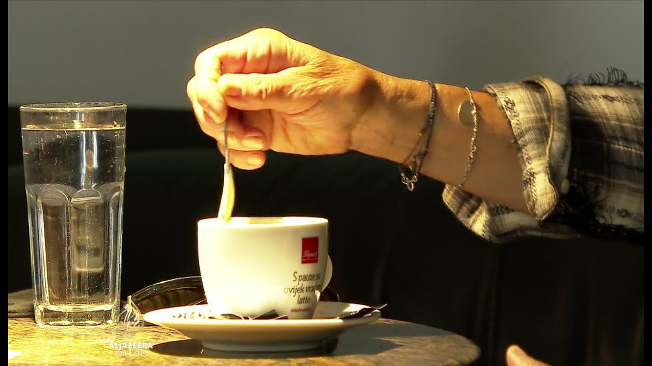 كرواتيا تفتح أبواب مقهى داخلي