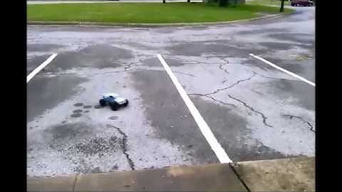 Exceed Infinitive EP first run with stock NimH 7.2V - 1800mAh battery ......