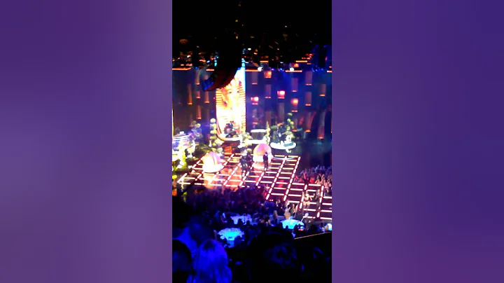 Snoop Dogg - "Peaches N Cream"