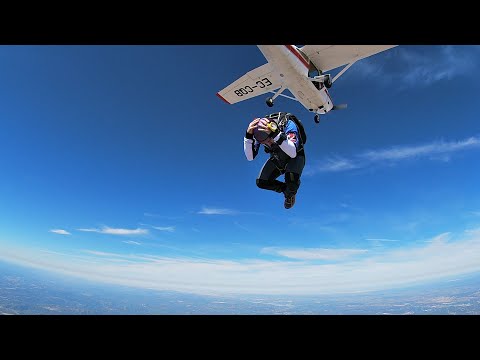 Video: Cómo Abrir Un Paracaídas En Un COP