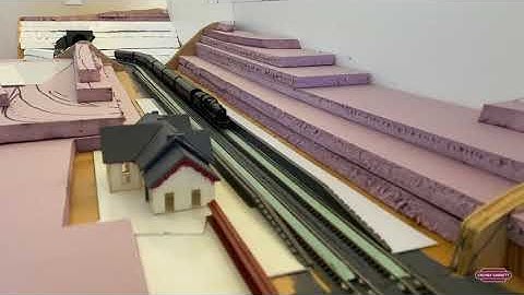 Crosby Garrett: N Gauge Model Railway - Running of the first train around the track circuit. Ep 5