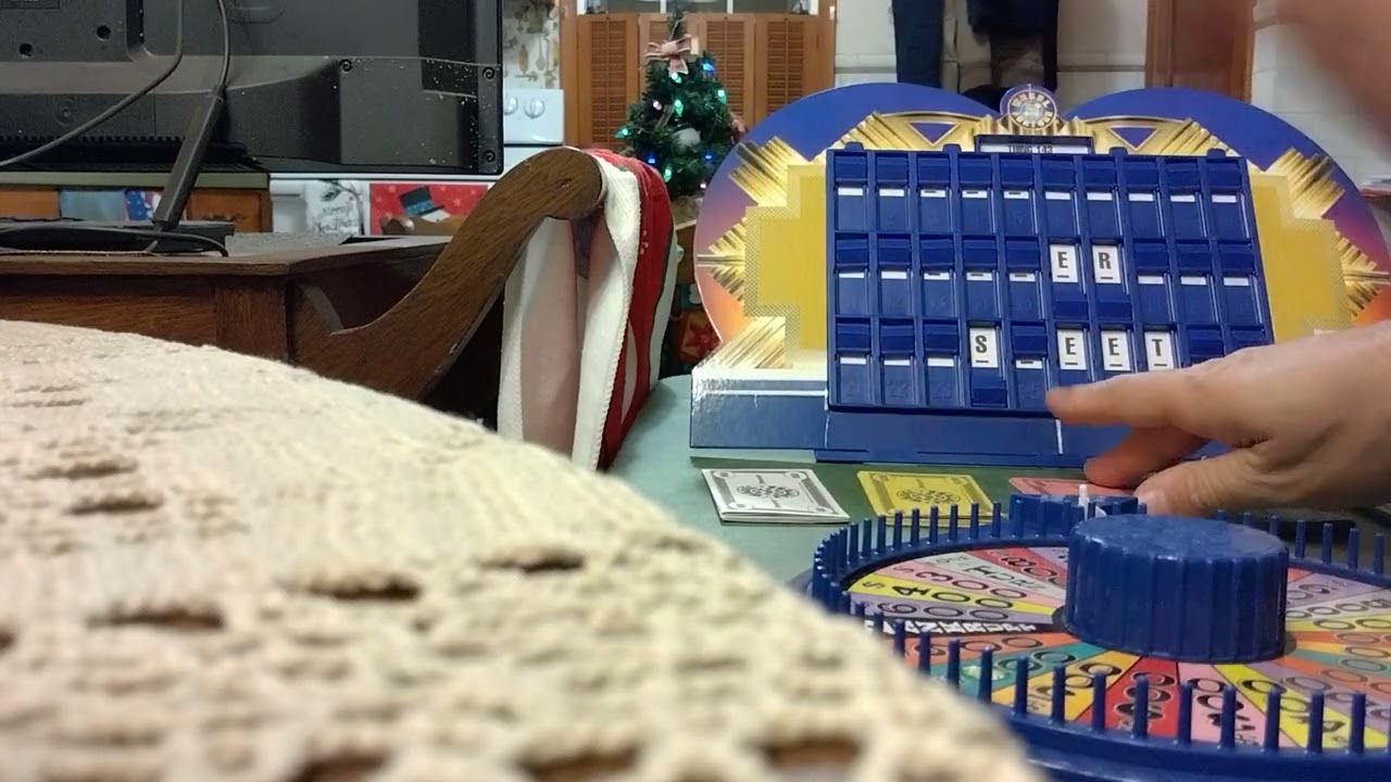 Deluxe Wheel of Fortune board game from 2006 showdown.