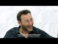 Entrevista con Simon Sinek: "El móvil es omnipresente en la vida de los millenials"