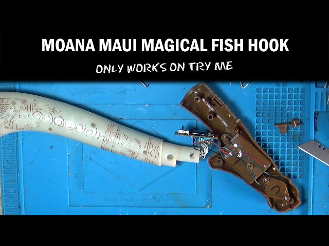 Disney's Moana Maui's Magical Fish Hook Toy Lights Up w/Sounds. WORKS!