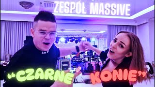 Download Lagu Zespół Massive - Czarne Konie |z rep. Ding Dong| + TANIEC DISCO 2025 💃🕺 MP3 Download Lagu Zespół Massive - Czarne Konie |z rep. Ding Dong| + TANIEC DISCO 2025 💃🕺 MP3