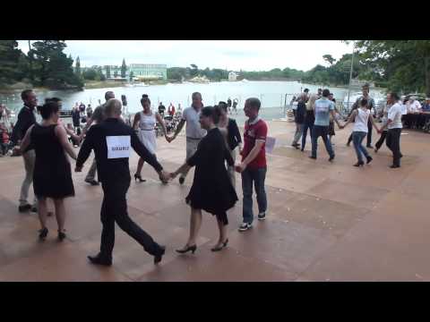 Finale Gavotte bigoudène 2014 lors de la fête des brodeuses avec le Jabadao Mode Pont L'Abbé
