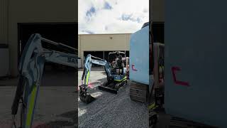 Three Electric Vehicles, One Mobile Charger, Zero Grid Connection | Grid Rig