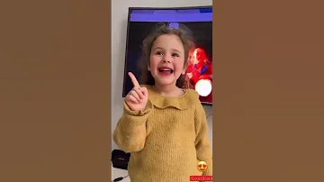 الطفلة قمر لا لا لا لا 