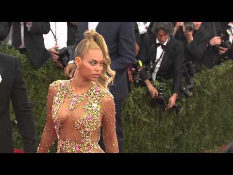 Vidéo: Beyonce N'est Pas Allée Au Gala Du Met