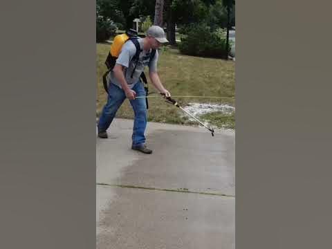DeWalt Backpack 4gal sprayer #dewalt #backpacksprayer #battery - YouTube
