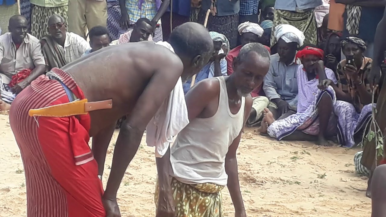 WACDAAN IYO GALADI OO WACDARO ISKU DHIGAY