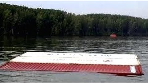 Tàu chở hàng 8.000 tấn chở 285 container bị chìm ở biển Cần Giờ