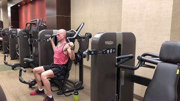 TechnoGym Select Lat Pulldown