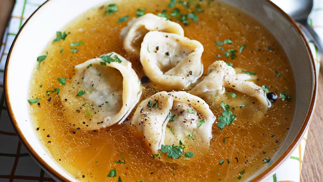 Pierożki rosołowe – pyszny sposób na mięso z rosołu