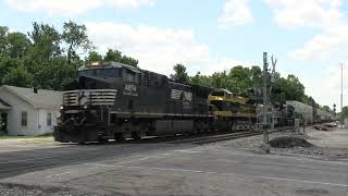 NORFOLK SOUTHERN Virginian #1069 & D&H #1080 EMD SD70ACE Heritage Units Northbound