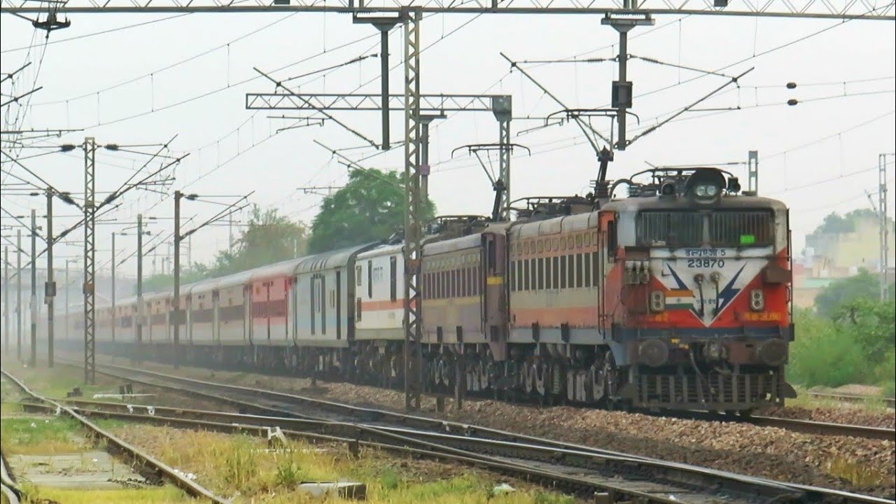 loco failure of Nandan Kanan Express, Freight loco Given till Anand ...