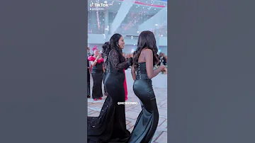 ANGALIA MAMA NA WANAWE WALIVYOPENDEZAAA 