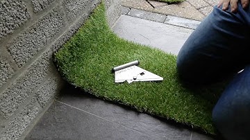 PRO TIP! How to cut artificial grass next to a wall