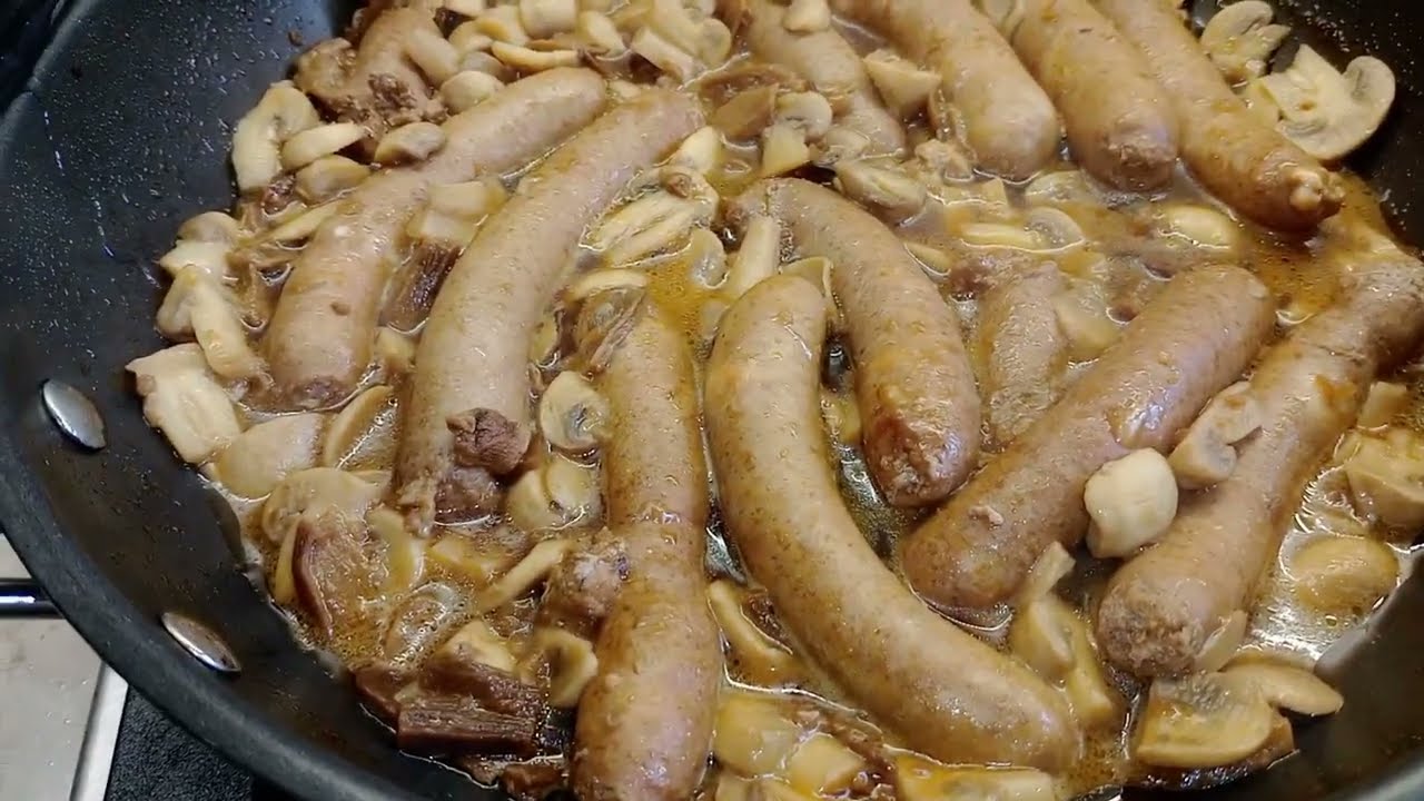 SALSICCIA E FUNGHI in padella un secondo piatto super veloce per chi lavora
