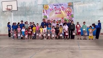 Trao 80 suất quà cho các cháu đối tượng khuyết tật ảnh hưởng chất độc da cam, trẻ mồ côi, khó khăn.