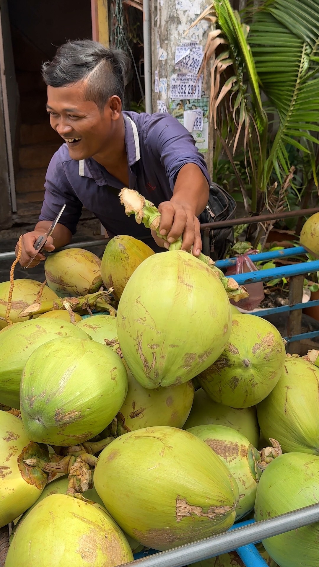 Only $1! Amazing Cambodian Coconut Cutting Skills - Fruit Cutting Skills