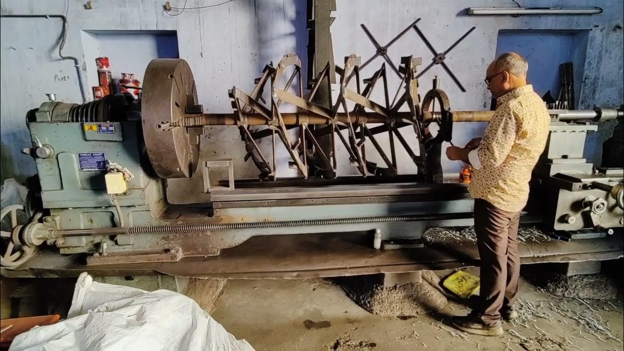 Boss क्या कर रहे हैं 😱😱 heavy duty lathe machine dangerous work