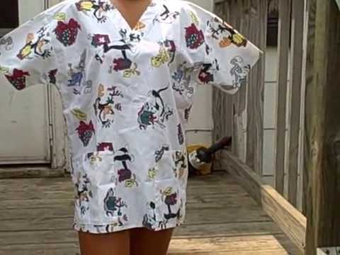 Looney Tunes Scrub Top Short Sleeve 2 Pocket V-Neck Pullover size M used #110S - YouTube