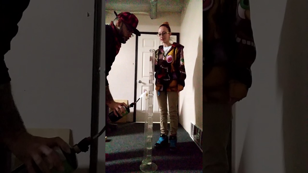 Short chick dabs off 4 foot rig