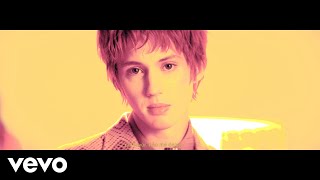 Troye Sivan - Easy (Portuguese Lyrics Video) Resimi