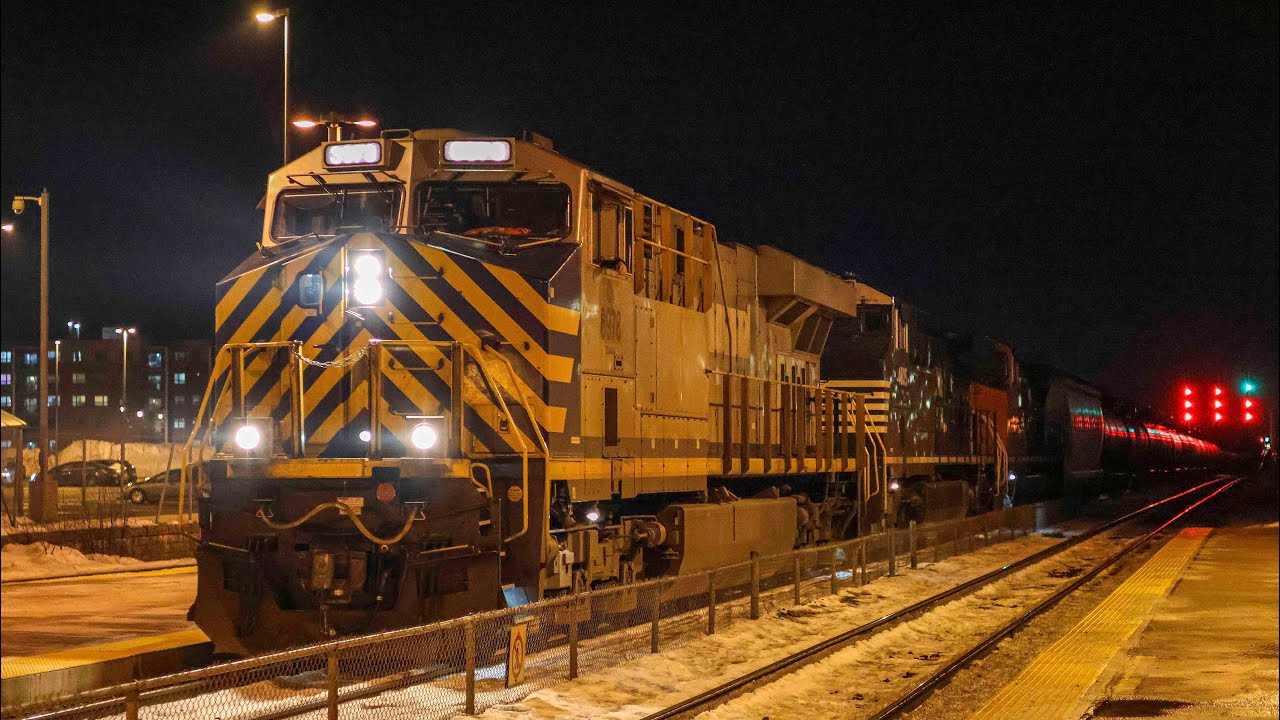 [Northfolk Southern 4505!] CN Train A424 Eastbound at Mount Pleasant GO ...