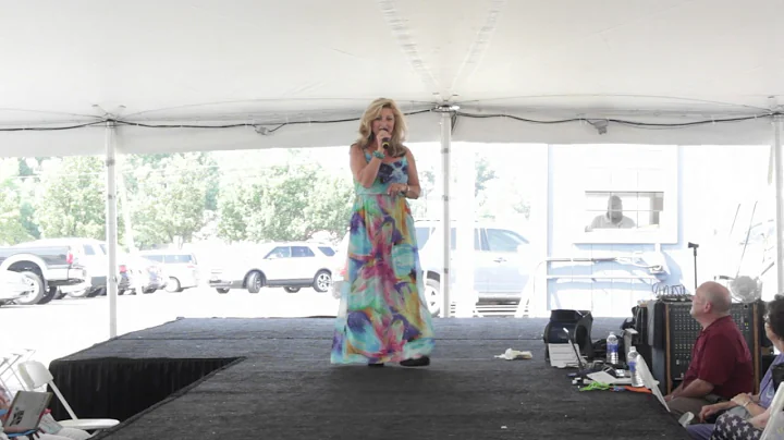 Kim Nance sings 'Don't It Make My Brown Eyes Blue'...