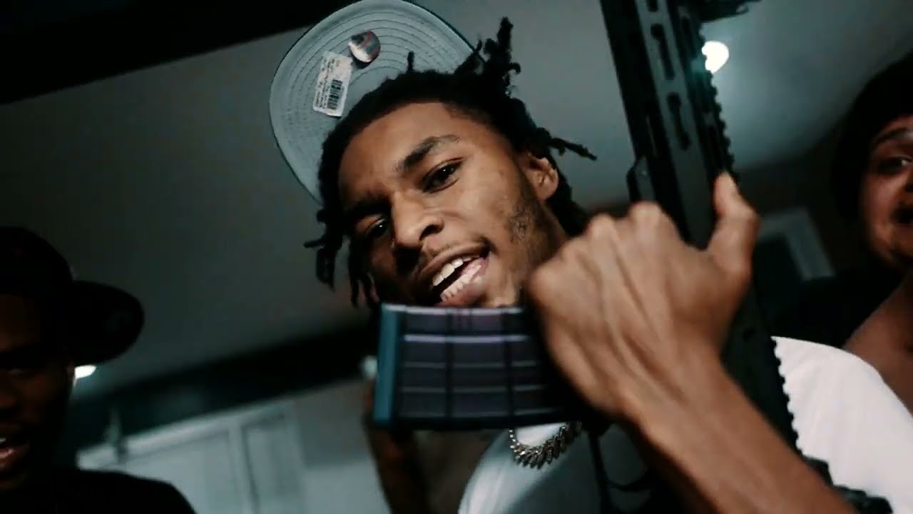 YouTubeでRunItUp - Where The Cash At (Official Music Video)を視聴 YouTubeでRunItUp - Where The Cash At (Official Music Video)を視聴
