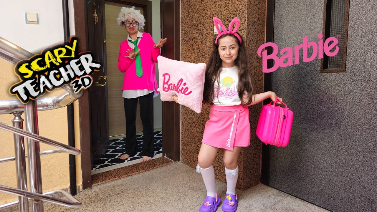 GERÇEK HAYATTA SCARY TEACHER BARBİE EVDEN KOVDU ESMA !!