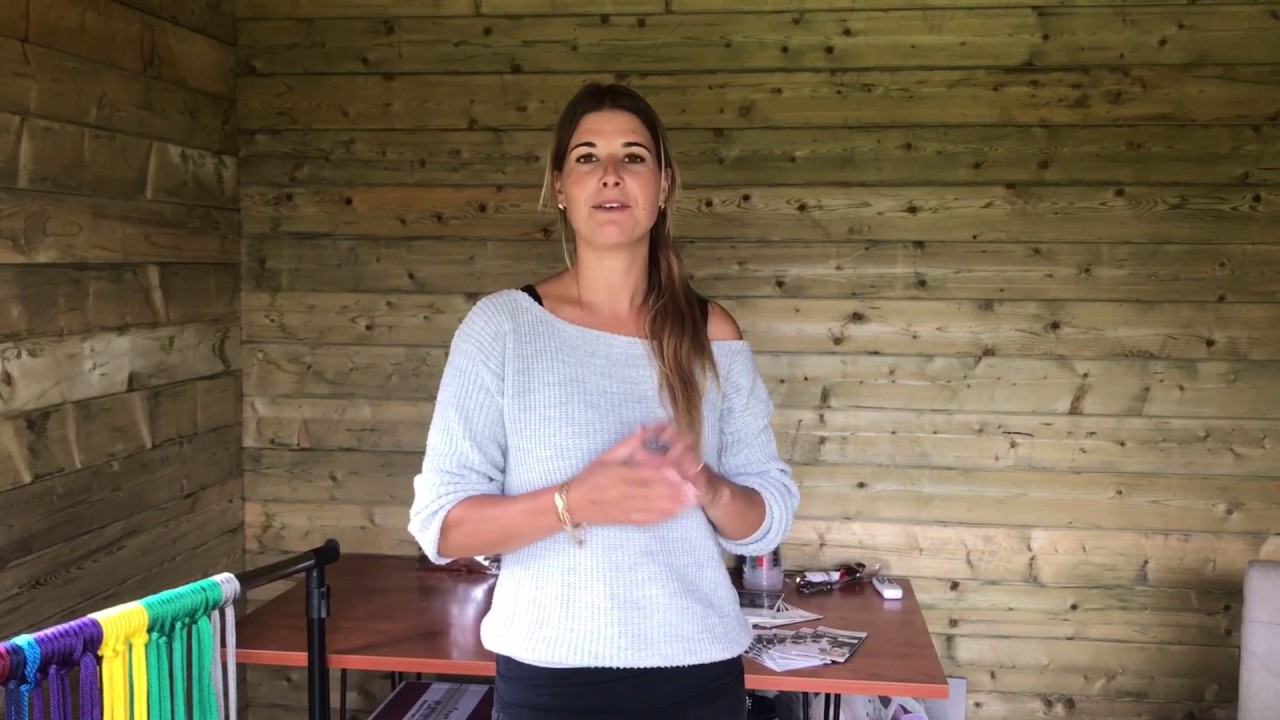 TIP VAN ANNIEK | Wat moet ik doen als mijn hond tegen me opspringt?