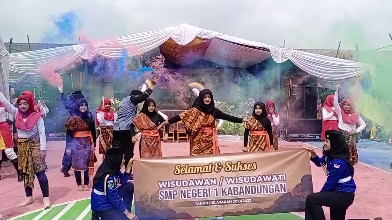 PELEPASAN SISWA SISWI SMP 1 KABANDUNGAN ( UPACARA ADAT SMPN 1 KABANDUNGAN 2021-2022)