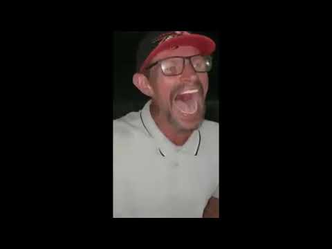 Meme - Risada Engraçada Comendo Pão